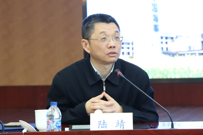 陸靖校長發言