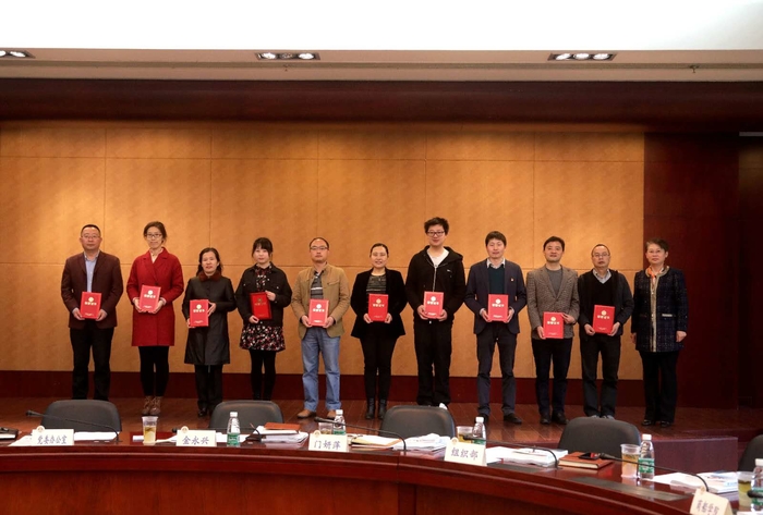 頒發2017年度十佳新聞來源部門獎⬅️、優秀通訊員獎