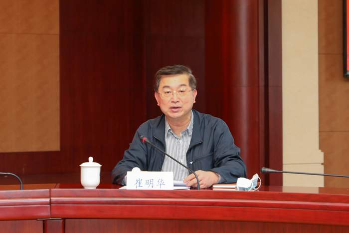 市人大常委會委員、城建環保委主任委員崔明華主持儀式