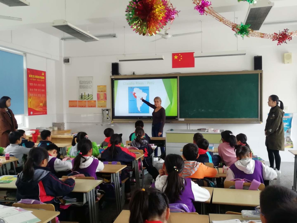 我校留學生誌願者走進小學課堂