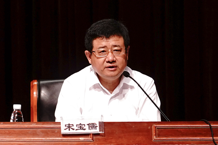 校黨委書記宋寶儒為全校黨員發展對象上專題黨課