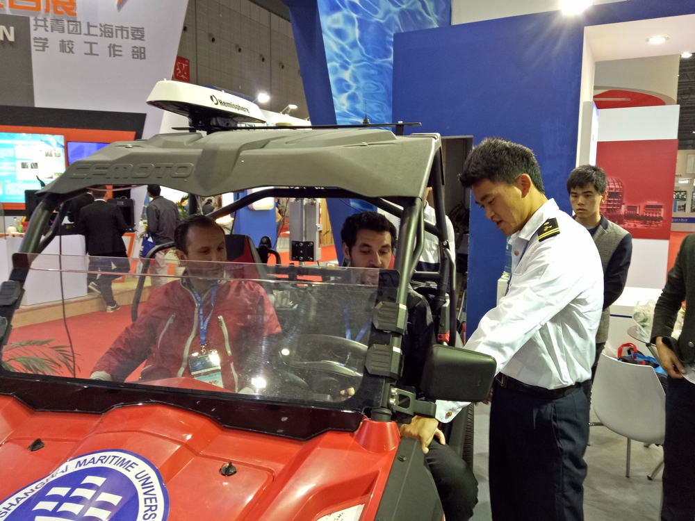 “智能互聯+四輪獨立驅動電動車”受到國際友人的關註