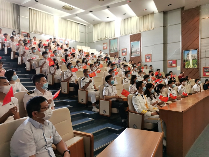 商船學院師生集中收看收聽大會直播