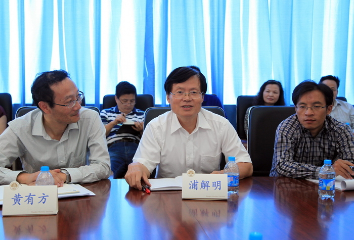市教衛黨委第三督導組組長浦解眀出席商船學院師生座談會