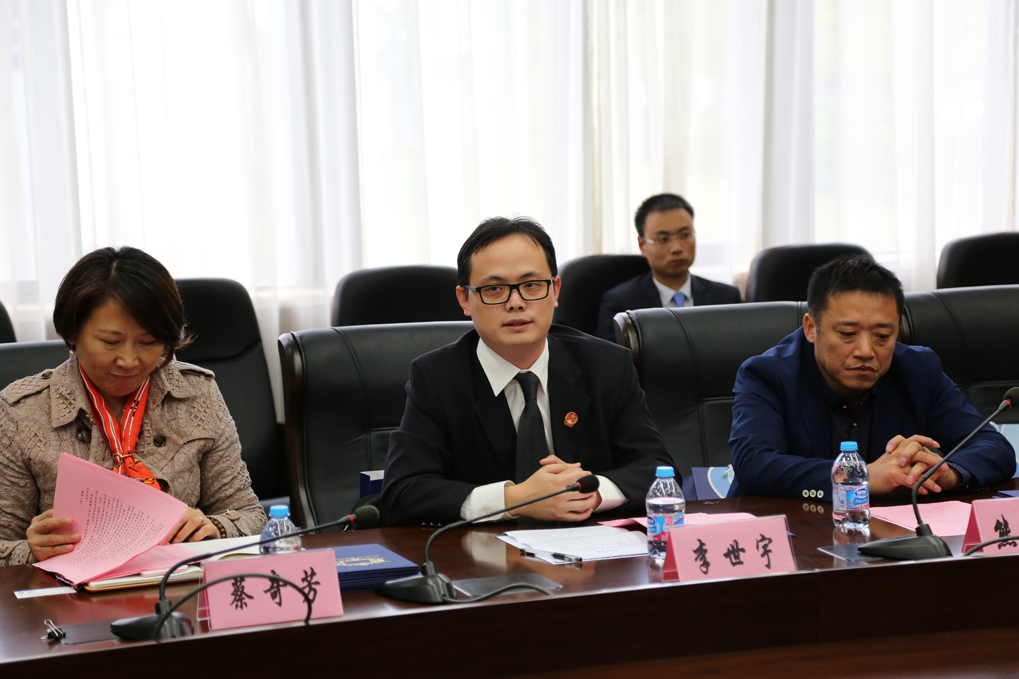 南匯新城派出法庭代表李世宇法官致辭