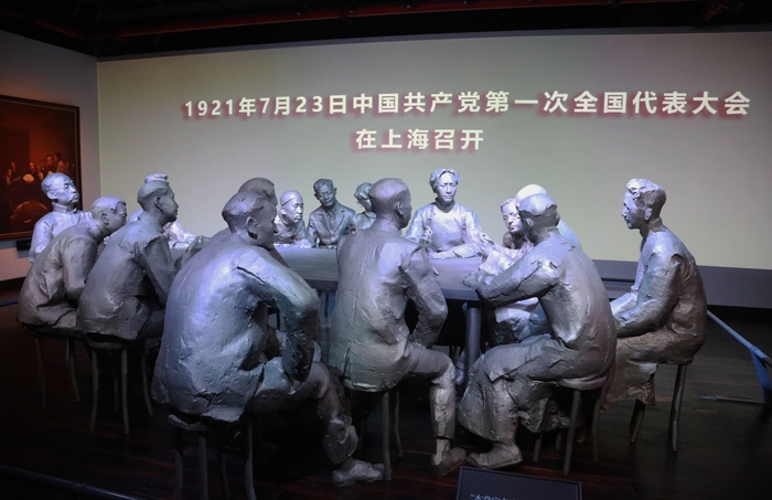中共一大會議場景雕塑