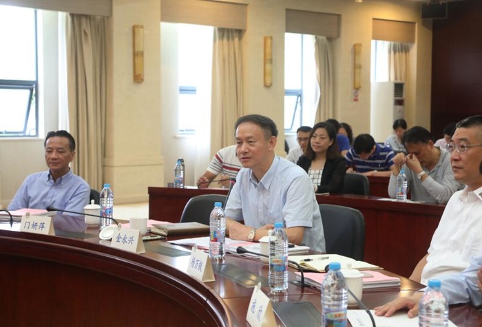 金永興書記在會上發言