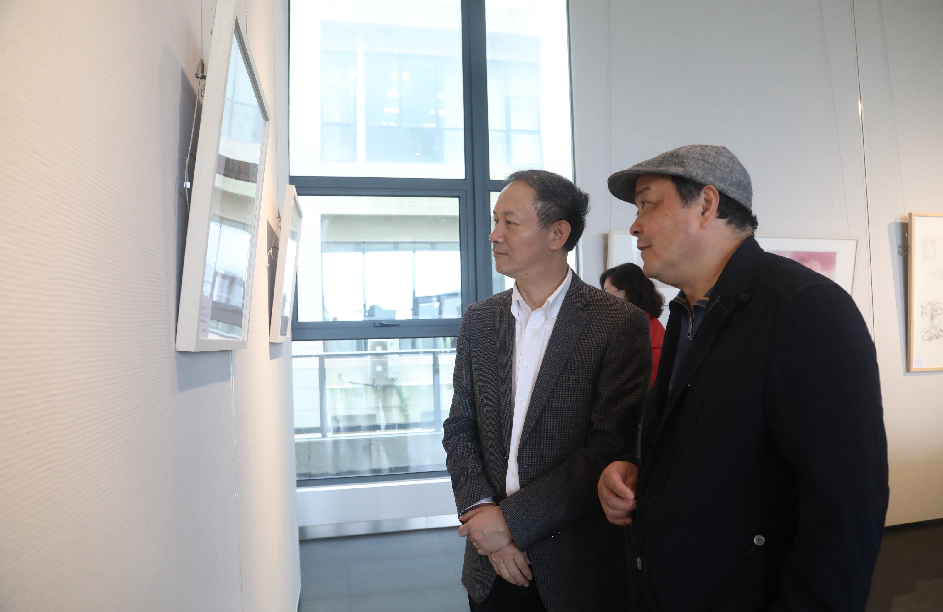 金永興書記出席“文心遊藝”上海新銳五人畫展開幕式