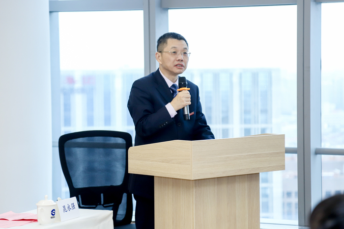 陸靖校長在開學典禮上致辭