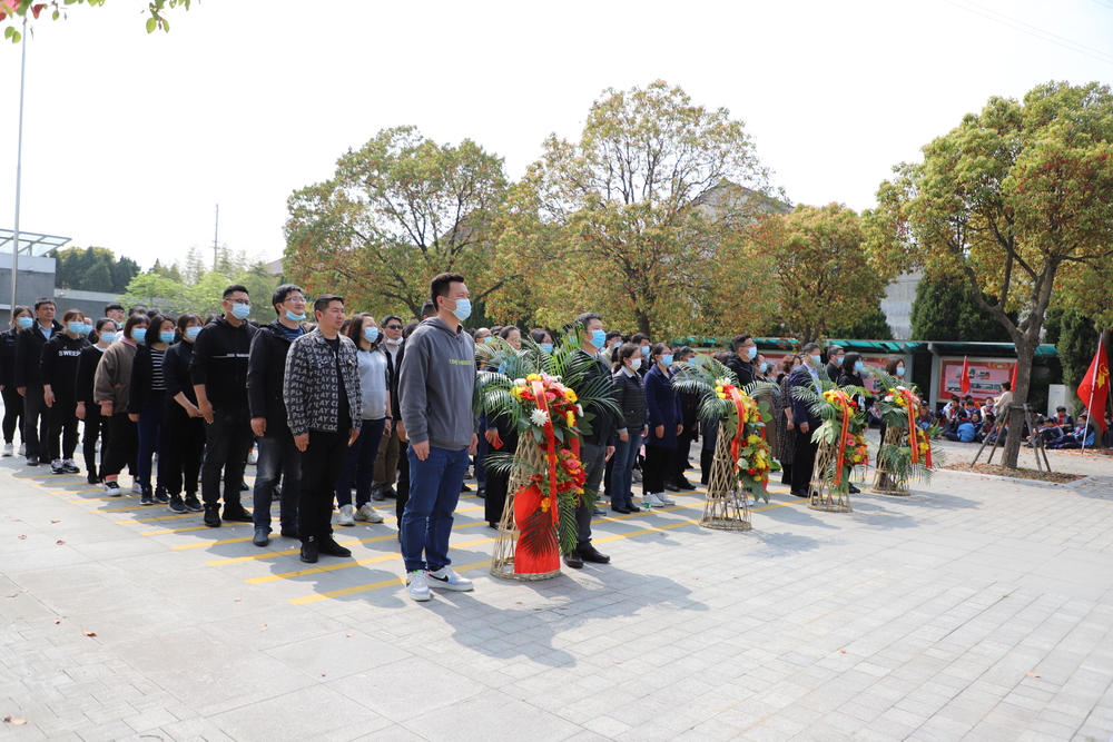 文理學院黨委組織師生黨員赴紅色泥城主題館祭奠英烈