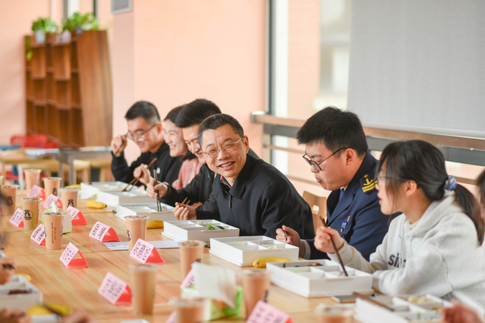 “校長有約”午餐座談會